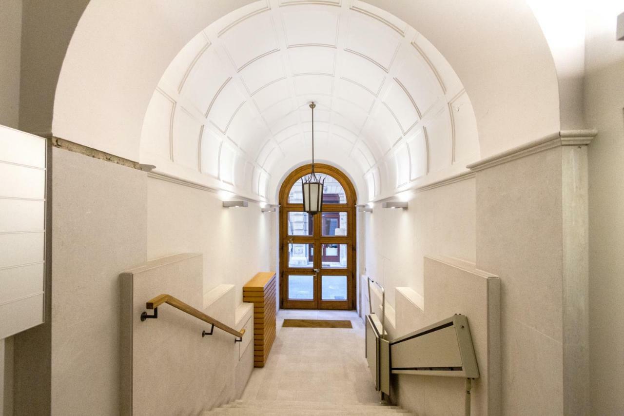 Tergesteo Palace Suite Triëst Buitenkant foto